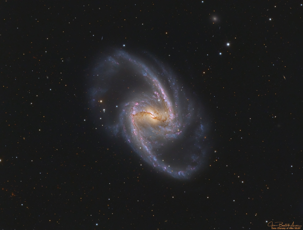 NGC 1365, île-univers en majesté