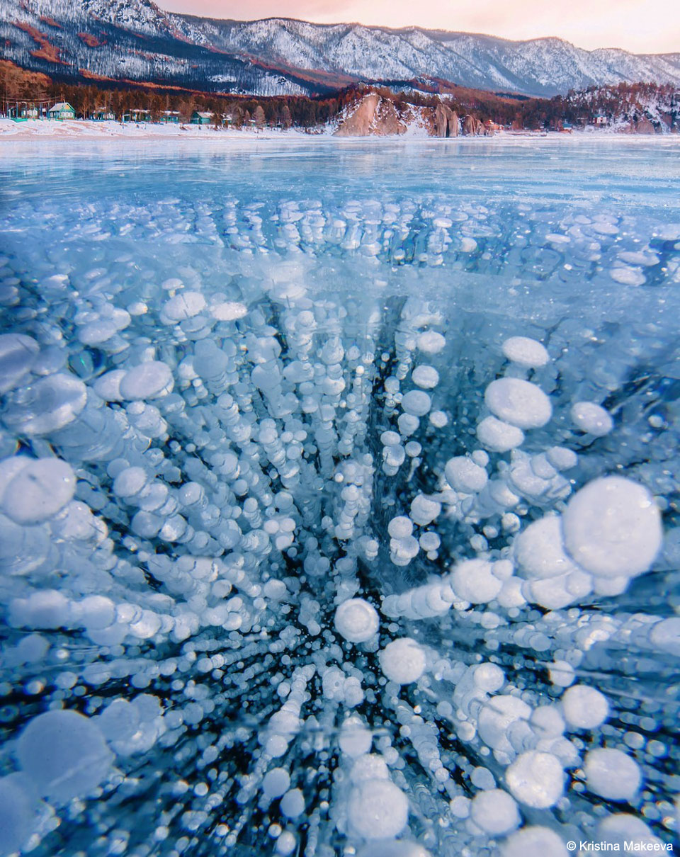 Bulles de méthane gelées dans le lac Baïkal