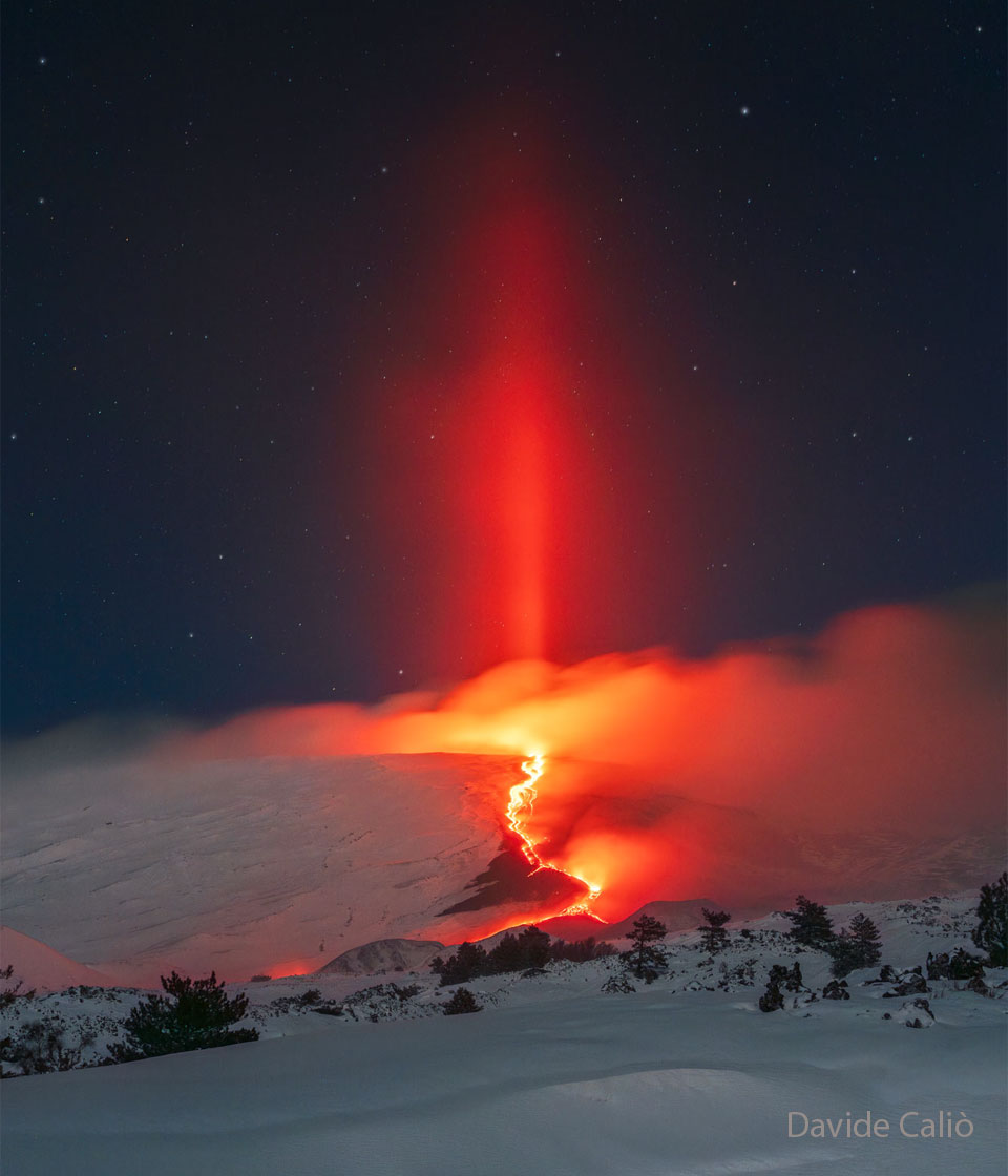 Pilier de lumière sur l\'Etna