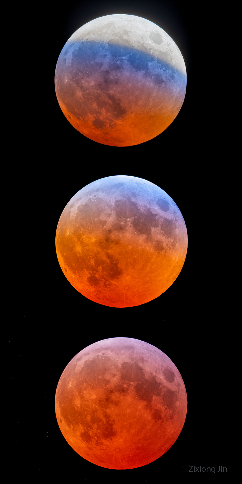 Éclipse de Lune festonnée de bleu