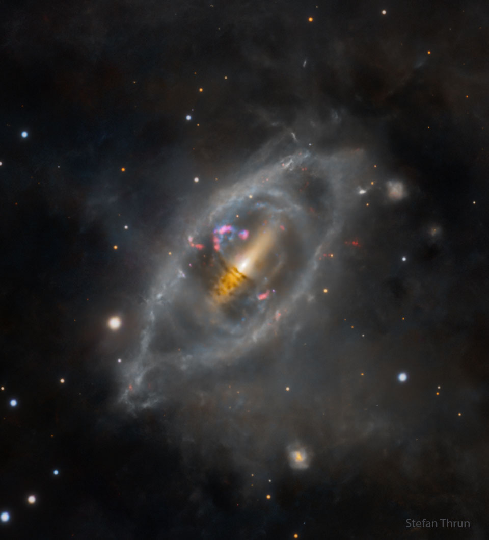 NGC 2685, galaxie à anneau polaire